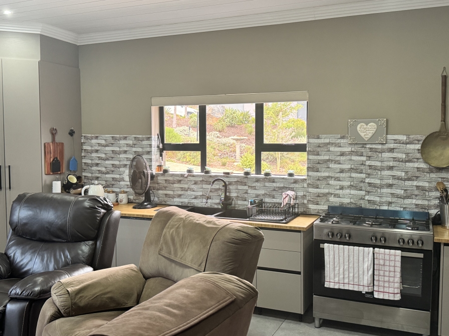 4 Bedroom Property for Sale in Outeniquasbosch Western Cape